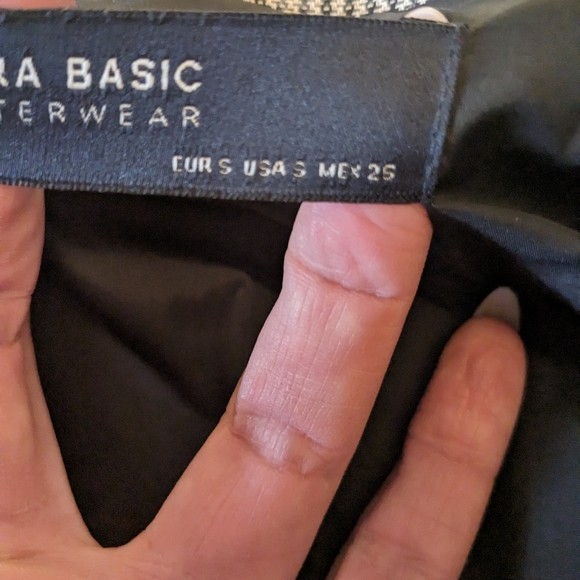 Zara Basic Coat size small - Picture 9 of 10